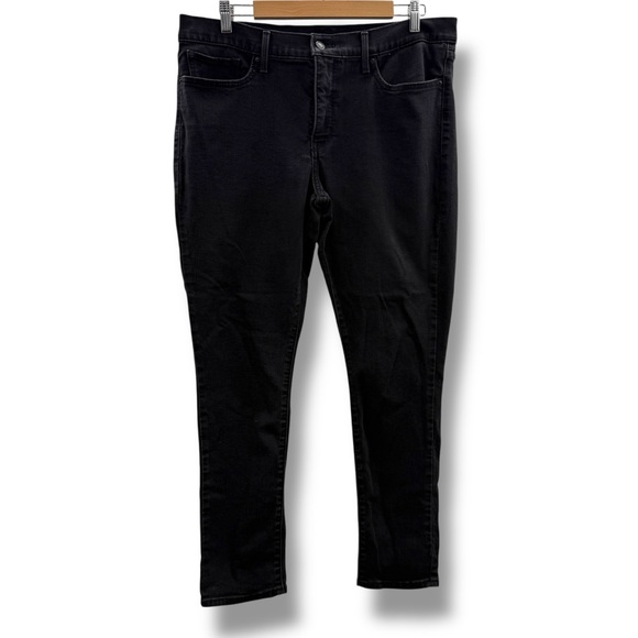 Levi’s Jeans Women’s Size 33x28 311 Shaping Skinny‎ High Rise Black Wash Stretch - Picture 1 of 9